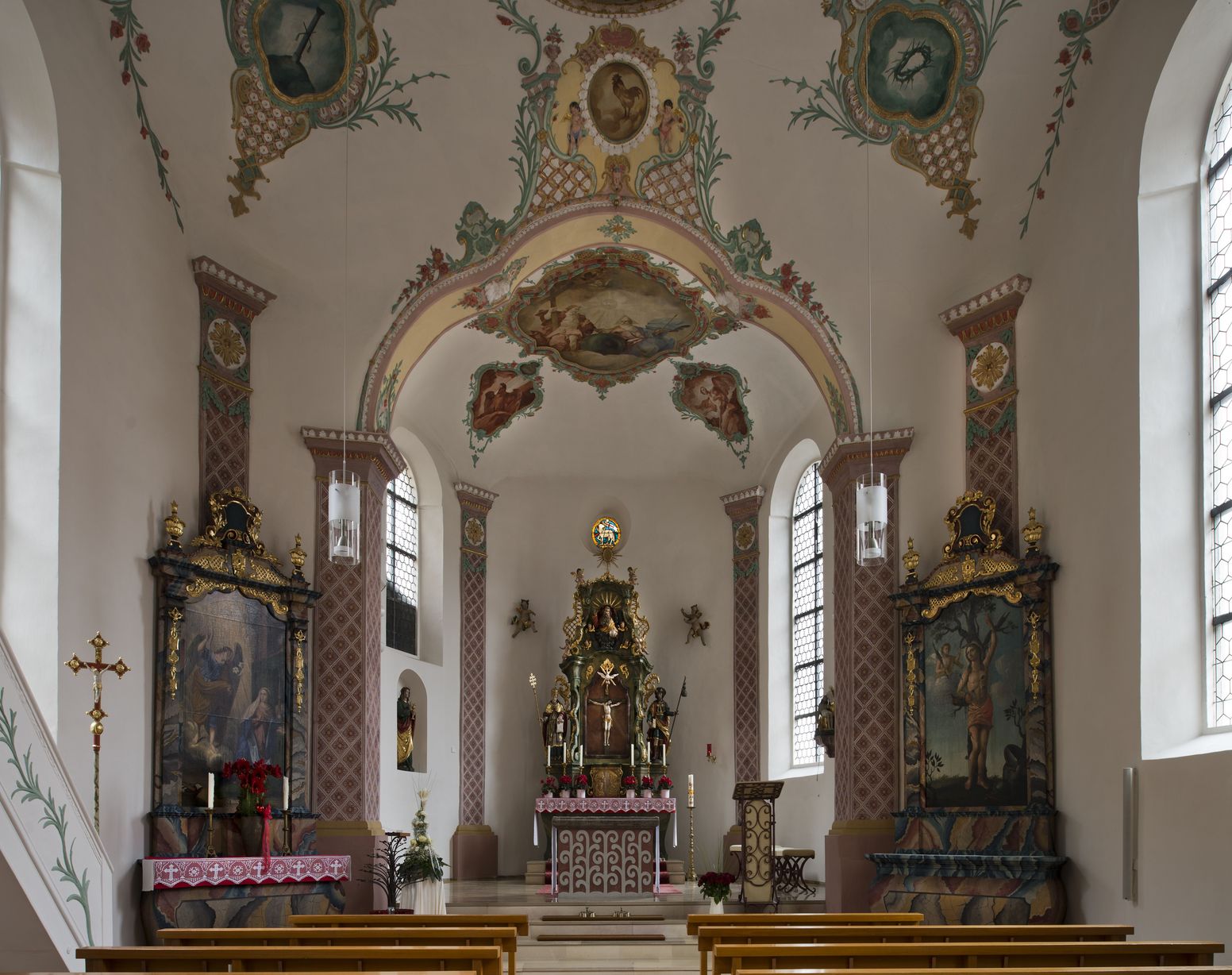 Ein Werk Christian Großbayers: die Kirche in Bad Imnau (Aufnahme: Reiner Löbe, Bingen)