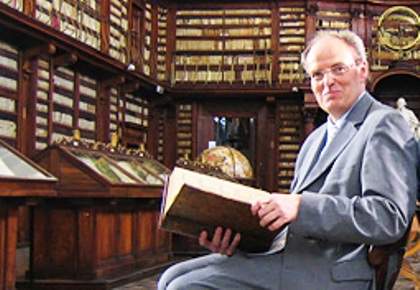 Hubert Wolf