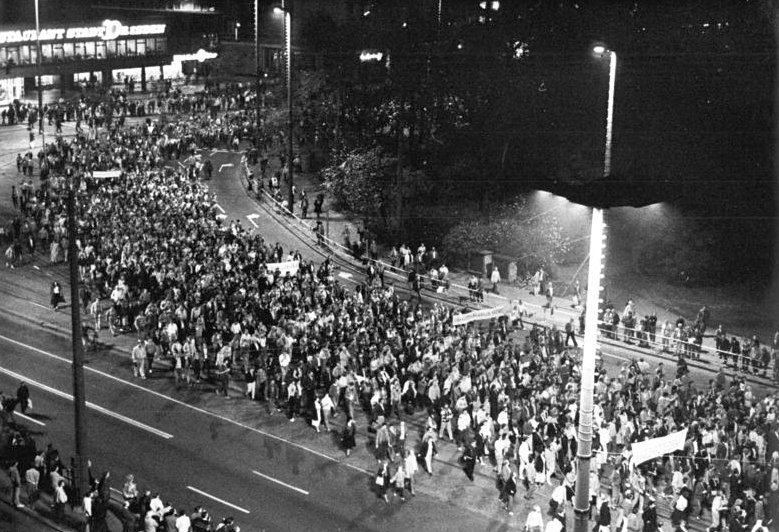 Leipzig Montagsdemonstration, 23.10.1989 - Quelle: Bundesarchiv