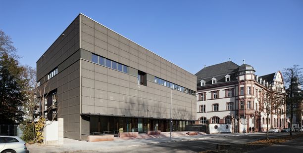 Geb�ude des Generallandesarchivs Karlsruhe, im Vordergrund der Erweiterungsbau. Fotograf Dirk Altenkirch, Karlsruhe