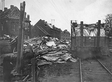 Beutesammelstelle am Bahnhof bei Armentières, 1918(Staatsarchiv Sigmaringen N 1/89 T 1 Nr. 3)