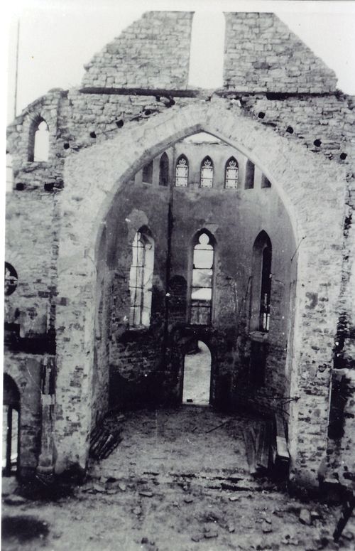 Kirchenruine von Nassig 1945 (Vorlage: Erwin Kaufmann, Wertheim-Nassig)



