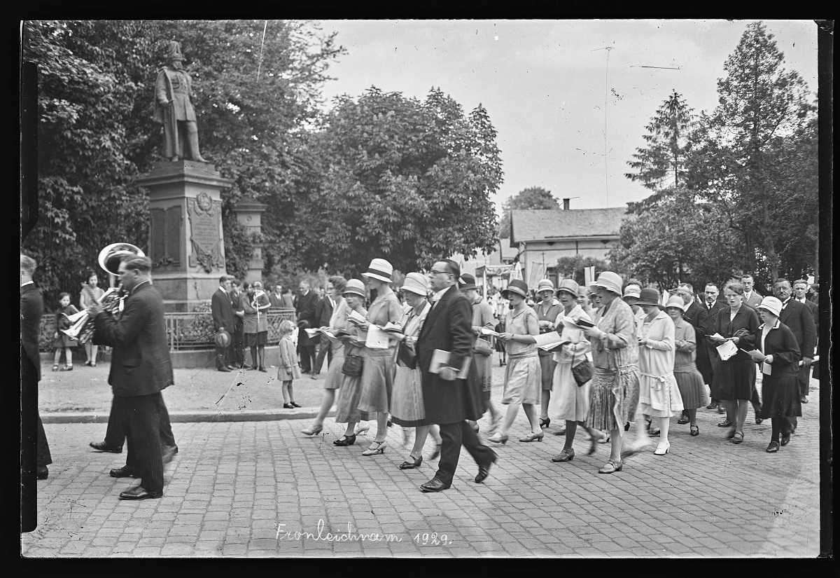 Slider 10 Fronleichnamsprozession in Wertheim 1929