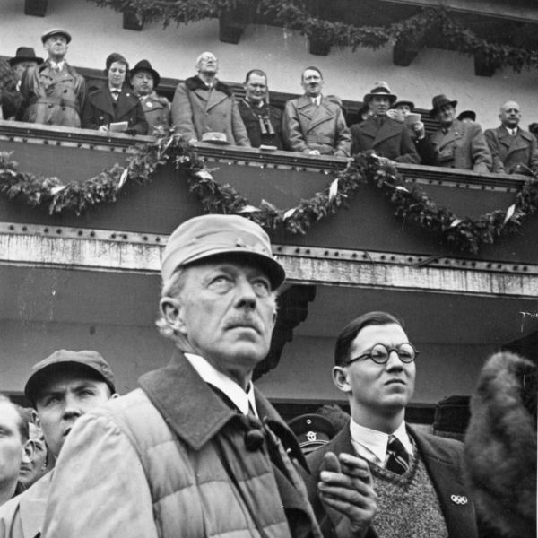 F-S Paulcke Nr. 7927;
Zwischen Faszination und Beherrschbarkeit. Sport, Alpinismus und Natur im Nationalsozialismus im Umfeld der Olympiade 1936, Vortrag Prof. Dr. Michael Krüger;
Ausstellung Gezähmte Berge. Alpine Landschaften im Blick badischer Fotografen;
Wilhelm Paulcke bei den Olympischen Winterspielen 1936 in Berlin;
im Hintergrund Reichskanzler Adolf Hitler;