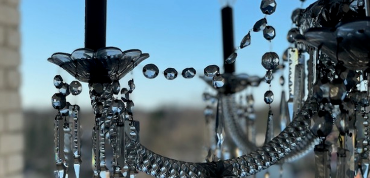 Die Abenteuer als Glasrestauratorin – ist das noch zu retten? Kronleuchter