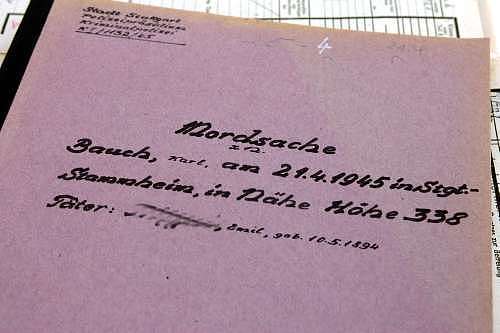 Sieht aus wie unzählige Akten: Jede erzählt aber eine eigene Geschichte. Auch die von Paul Knittel.  Bild: Alfred Drossel.