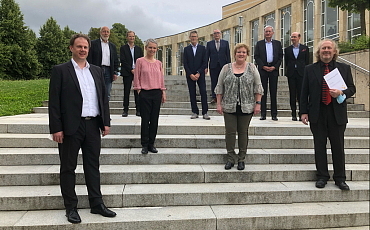 Kulturehrung der Stadt Ludwigsburg: Oberbürgermeister Dr. Matthias Knecht und Wiebke Richert, Leiterin des Fachbereichs Kunst und Kultur, überreichten im kleinen Kreis die Urkunden. 