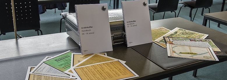 Archivkoffer mit Inhalten