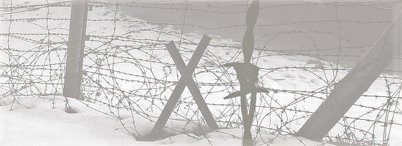 01_Index_Stacheldrahtzaun_Schnee_dunkler