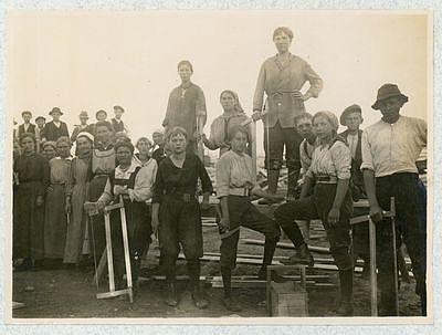 Arbeiterinnen eines Pionierparks hinter der Vogesenfront 1917/18
