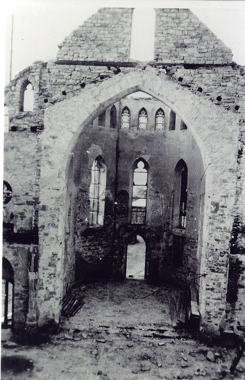 Kirchenruine von Nassig 1945 (Vorlage: Erwin Kaufmann, Wertheim-Nassig) 
