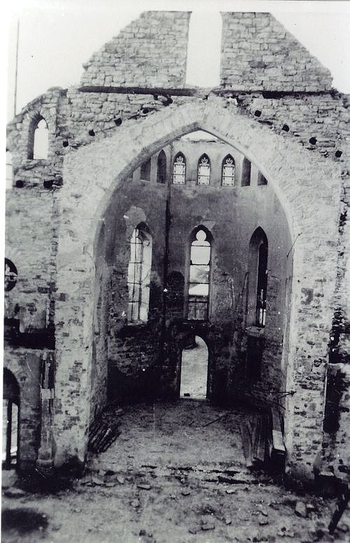 Kirchenruine von Nassig 1945 (Vorlage: Erwin Kaufmann, Wertheim-Nassig)



