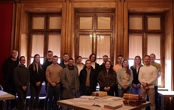 Die Führungskräfte des Polizeireviers Sigmaringen im Staatsarchiv