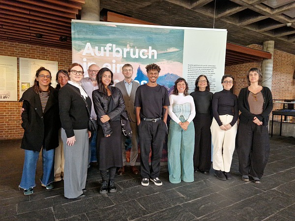 Vertreterinnen und Vertreter aus dem brasilianischen Kultur- und Medienbetrieb besuchen das Hauptstaatsarchiv Stuttgart
