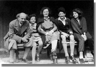 Familie Marum, Osterferien 1930, v.l.n.r. Ludwig, Brigitte, Johanna, Hans, Elisabeth; Stadtarchiv Karlsruhe 8/PBS III o 1294